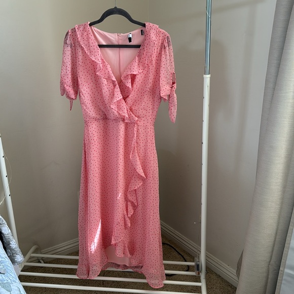 Lulus Dresses & Skirts - Lulus polka dot midi dress high low Galentines dress